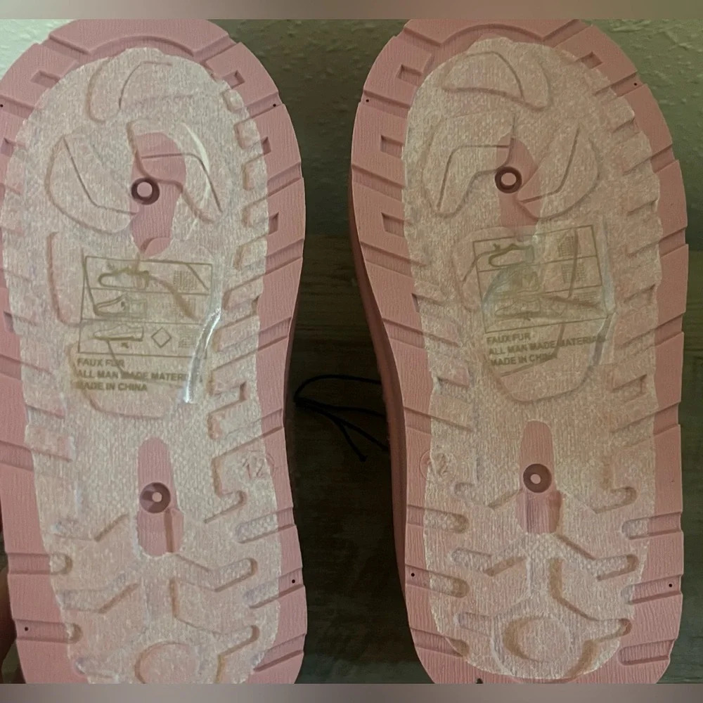 Love 83 Little & Big Girls Teddy Sherpa Scuff Platform Slipper, Size 12, NWT - Picture 7 of 9